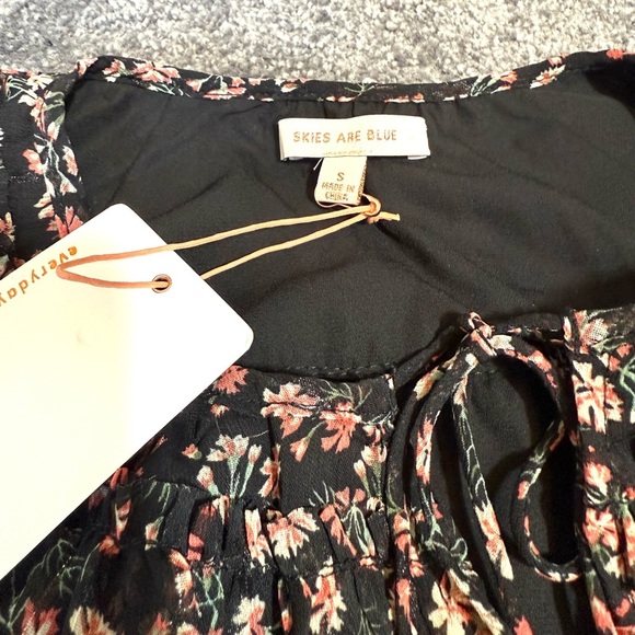 NWT Skies Are Blue Boho Floral Ruffle Blouse Black Pink Women Small - Picture 3 of 8